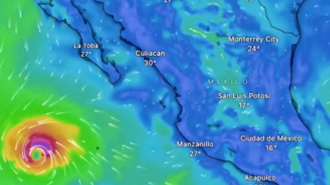 Carlotta se intensifica a huracán categoría 1