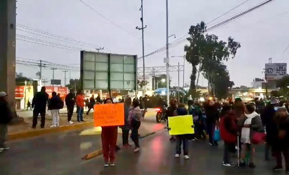 Trabajadores de Ecatepec ‘paralizan’ Edomex por falta de pagos