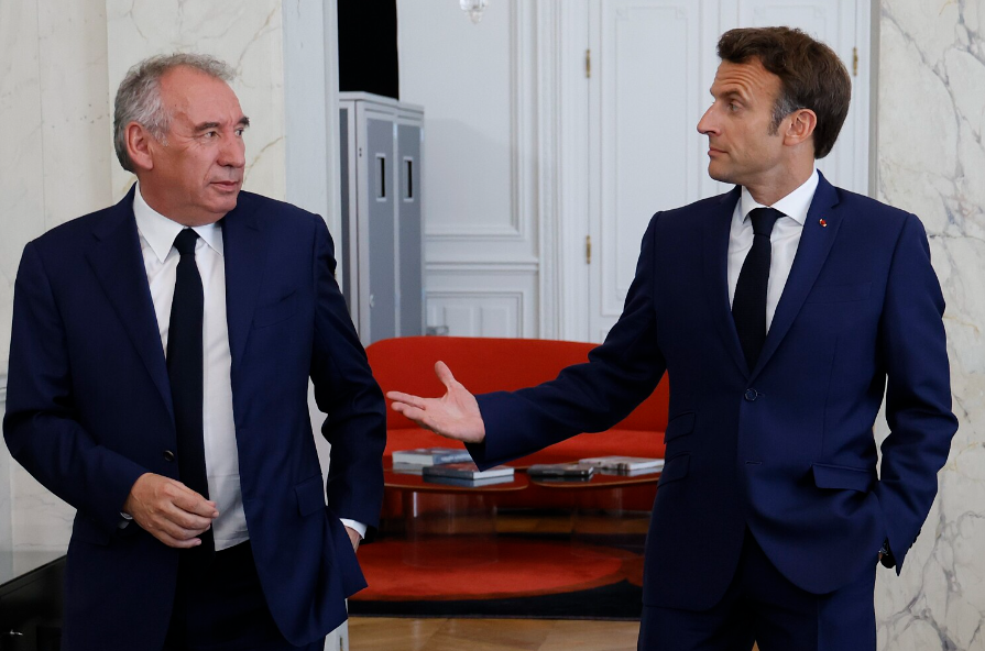 Macron nombra a su aliado centrista Bayrou nuevo primer ministro de Francia