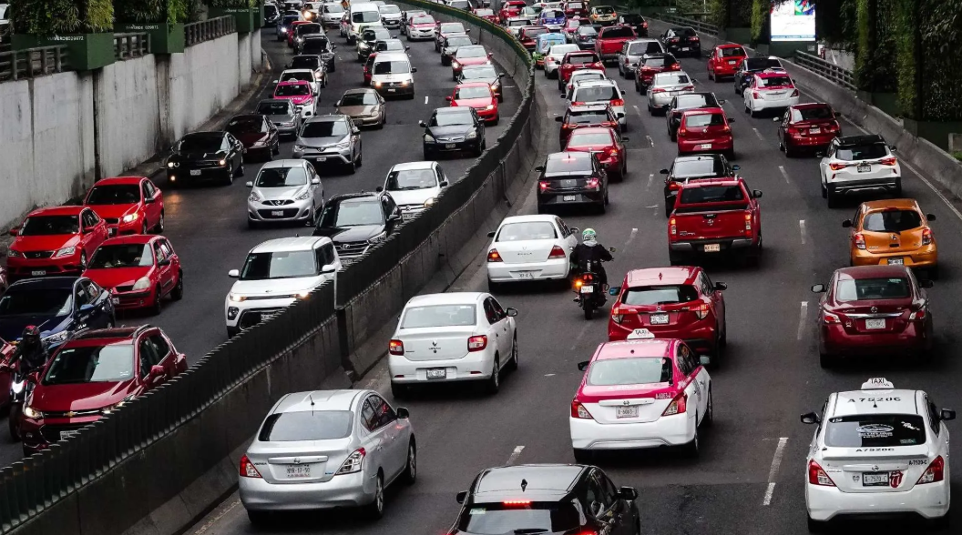Desde las 5:00 estos autos no circulan en CDMX y Edomex este viernes