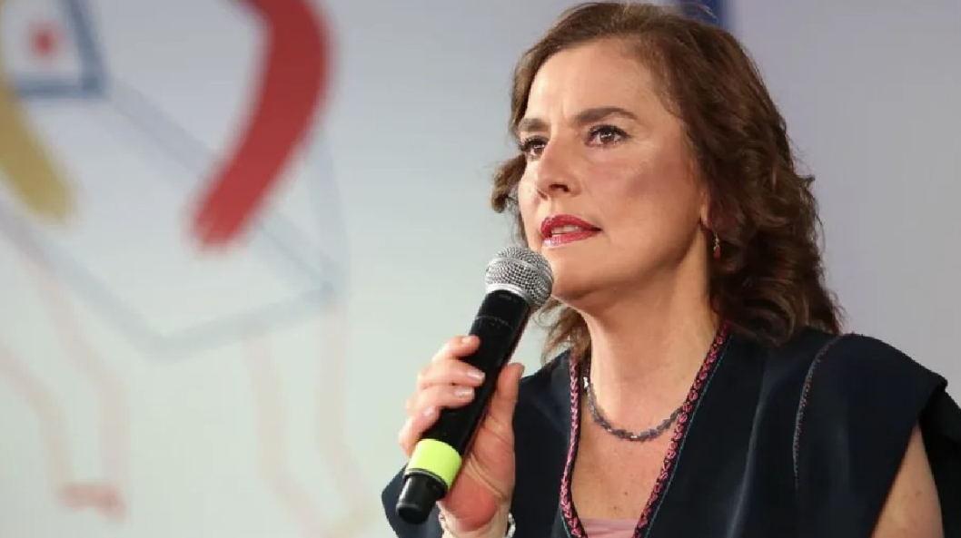 Esposa de AMLO niega haberse mudado a España
