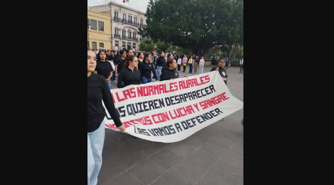 Normalistas rurales exigen a la SEP más presupuesto e internados dignos