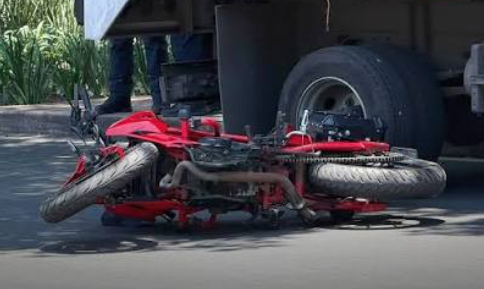 CDMX: Mueren dos motociclistas tras ser embestidos por un camión en Azcapotzalco; conductor escapa