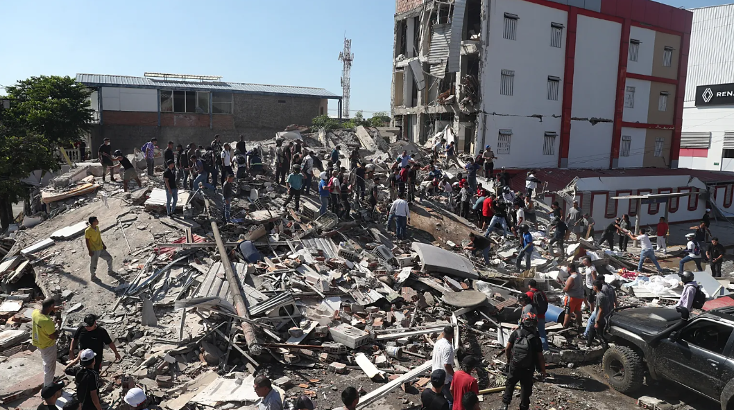 Un temblor mortal de magnitud 7,4 sacude el oeste de Colombia y afecta varias ciudades del país