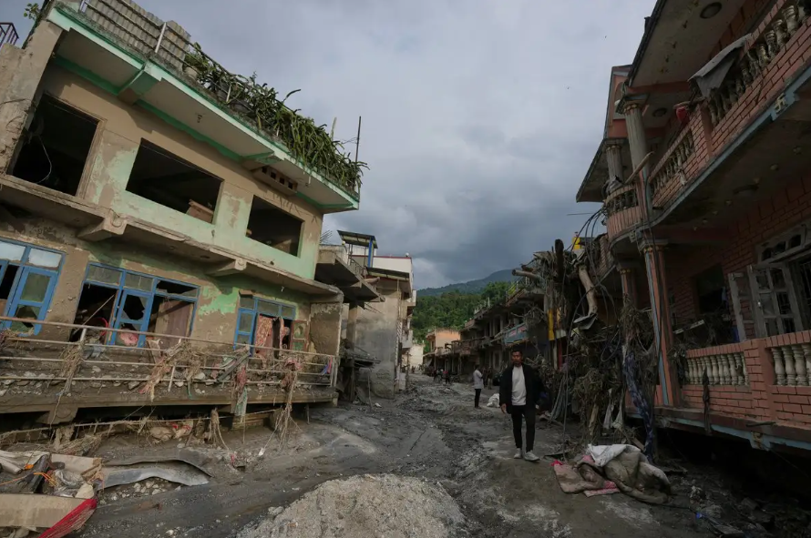 Nepal: Desaparecidos tras inundación se eleva drásticamente