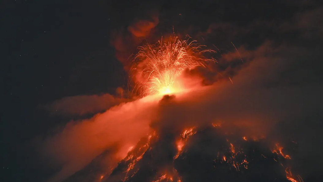El Volcán de Fuego en Guatemala entra en fase eruptiva y pone bajo alerta máxima a miles de pobladores