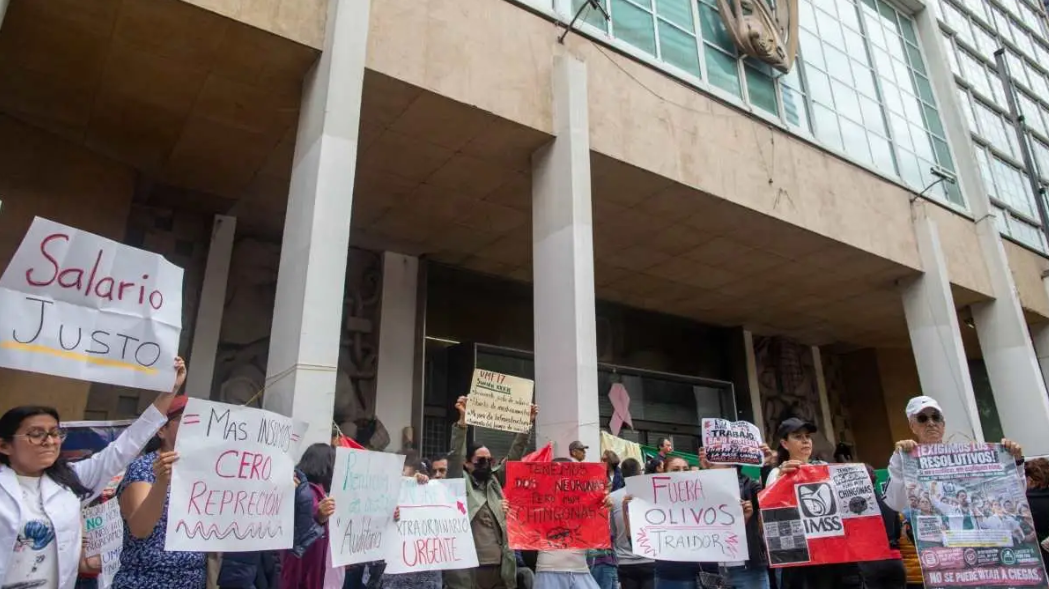 Megamarcha de trabajadores del IMSS en CDMX