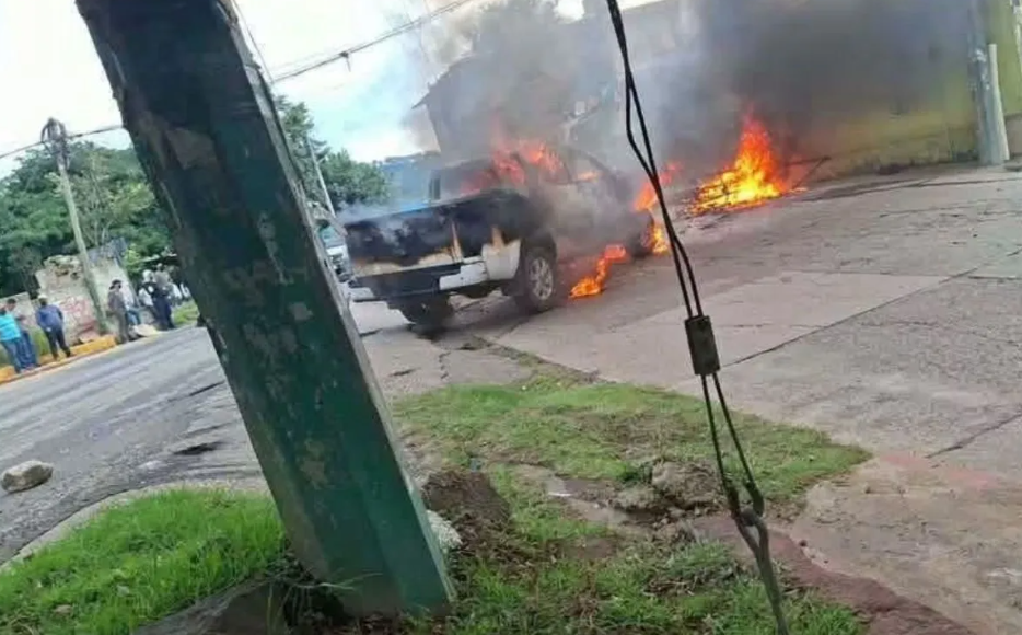 Quema de vehículos y bloqueos en Totolapan: Operativo federal desata violencia en Morelos